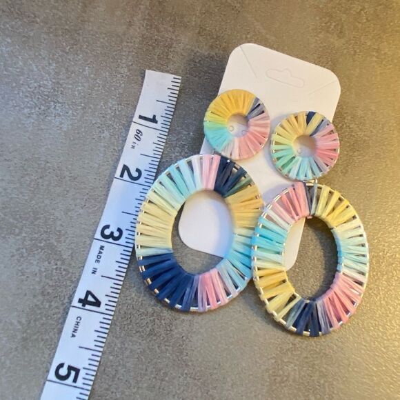 NWOT Huge raffia wrapped dangle earrings - Picture 2 of 4